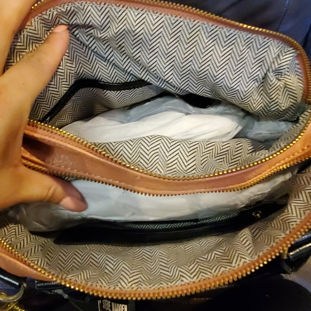 Super cute Steve Madden purse... BRAND NEW!! - DAMAGED! FOR @vmd2be - Picture 4 of 8